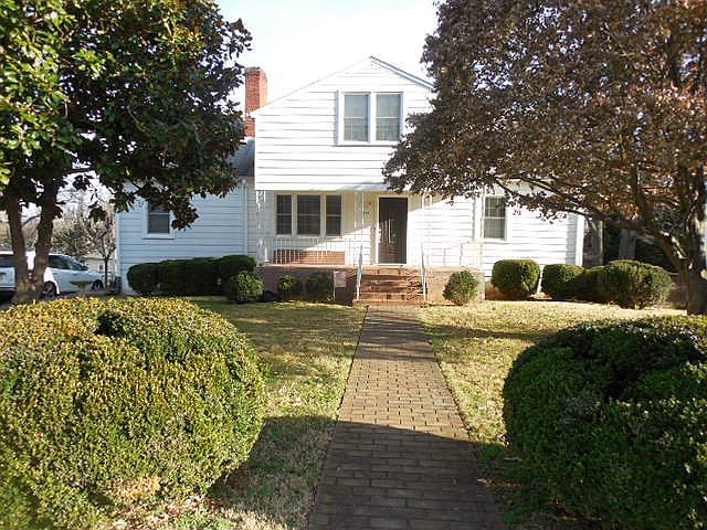 1st image of 315 Spruce Hl