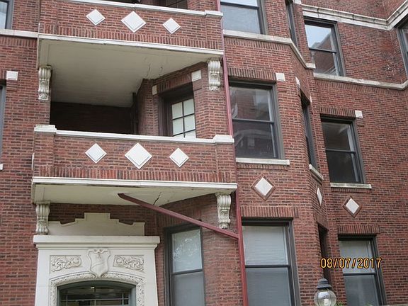 2nd image of 5740 S King Dr Unit 2D