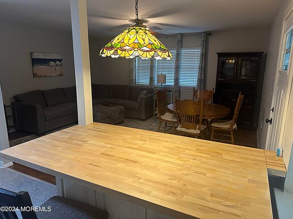 4th image of 22D Crestwood Parkway