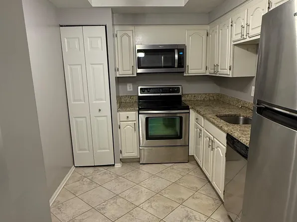 7640 Tremayne Pl APT 103, Mc Lean, VA 22102