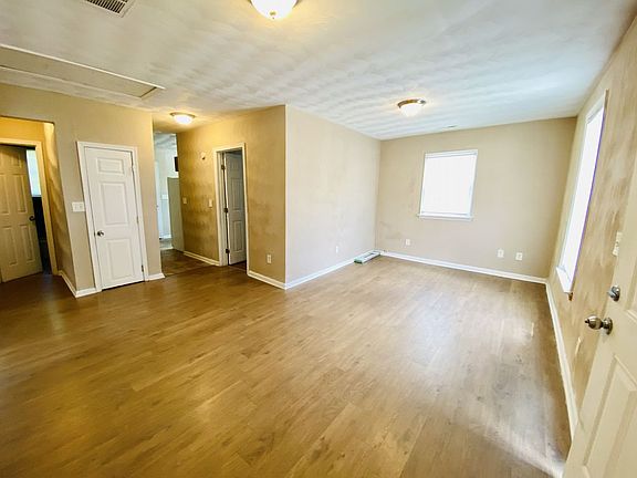 2nd image of 2836 Beachmont Ave