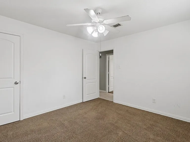 3919 Galway Ln — Photo 20