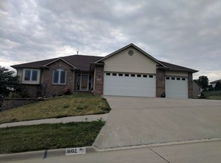 1602 Tipton Dr, Council Bluffs, IA 51503