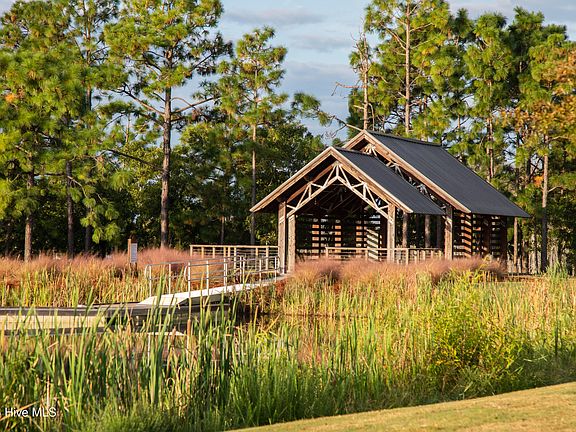 3rd image of 5750 Moonshell Loop