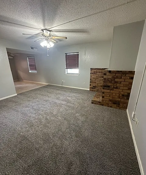 3612 Hawthorne Dr — Photo 2
