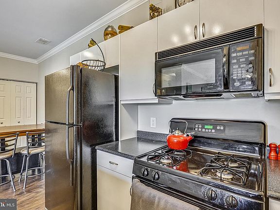 4th image of 19608 Galway Bay Cir APT 402