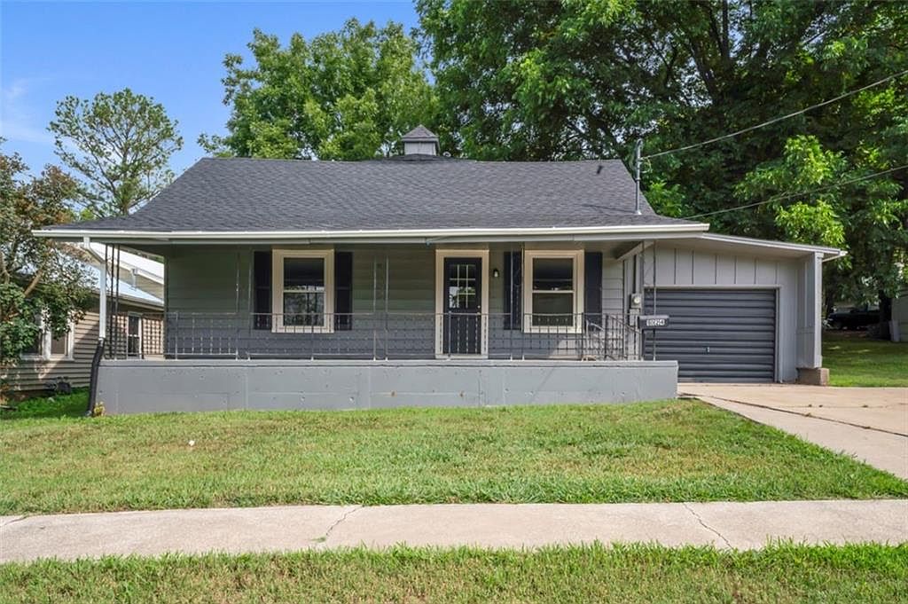 1024 Chestnut St, Osawatomie, KS 66064 MLS 2447071 Zillow