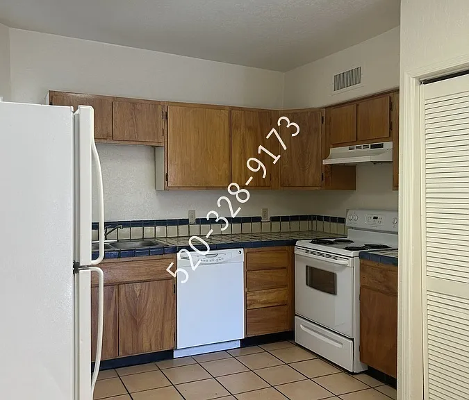 3419 E Glenn St #2 — Photo 6