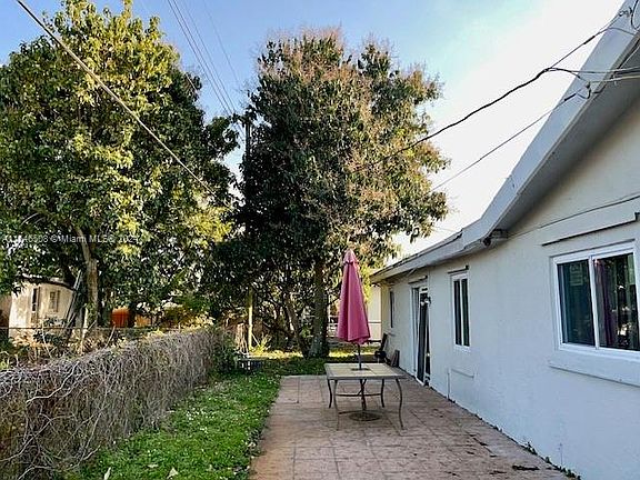 3rd image of 2354 NW 37th Ave
