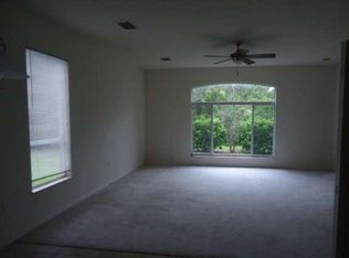 2325 Nesslewood Dr, Zephyrhills, FL 33543