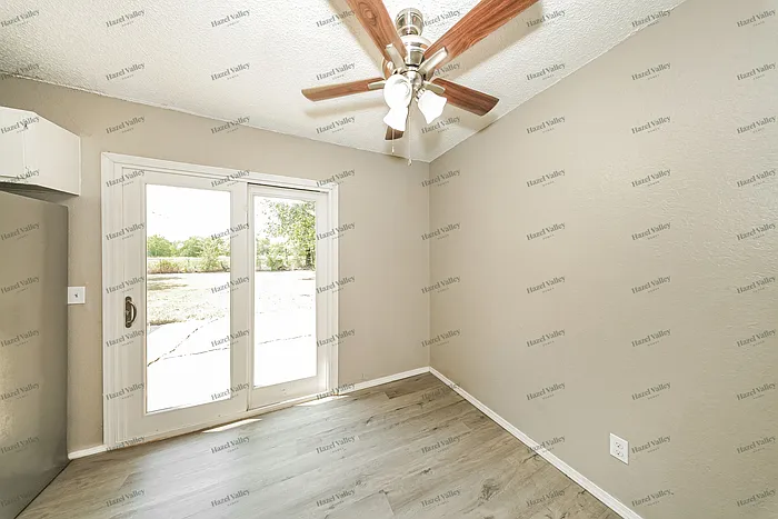 3 bed, 2.0 bath, 1173 sqft, $1,520 — Photo 4