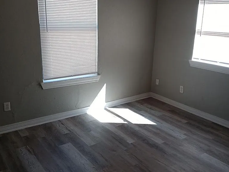 1008 E Arkansas St — Photo 11