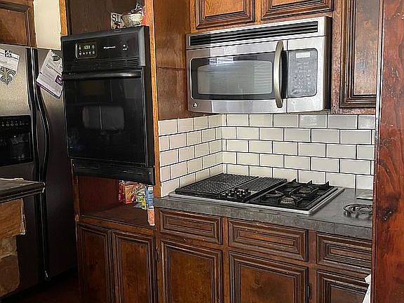 4th image of 280 Dillon St