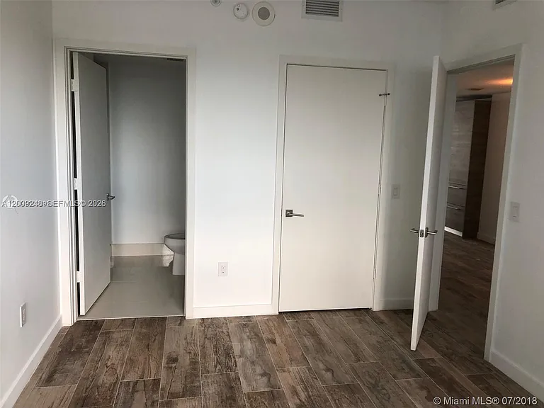 650 NE 32nd St #4005 — Photo 6