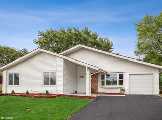 5215 Cinema Dr W, Hanover Park, IL 60133