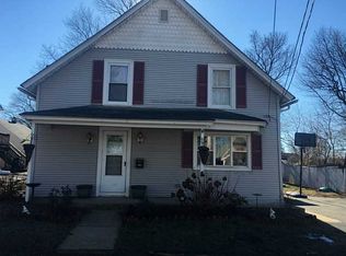 52 Middle St, Riverside, RI 02915