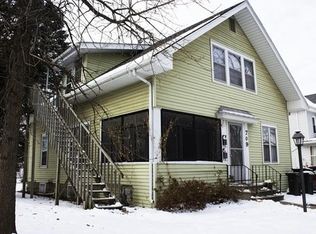 709 1/2 Walnut St, Cedar Falls, IA 50613