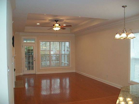 4th image of 5045 Whitner Dr