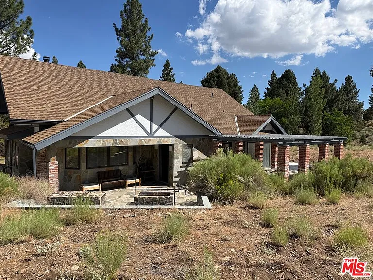 1196 Willow Ln — Photo 35