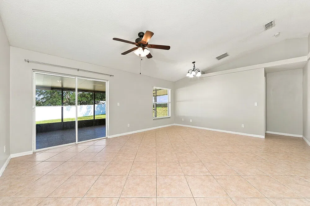 3 bed, 2.0 bath, 1334 sqft, $2,150 — Photo 3
