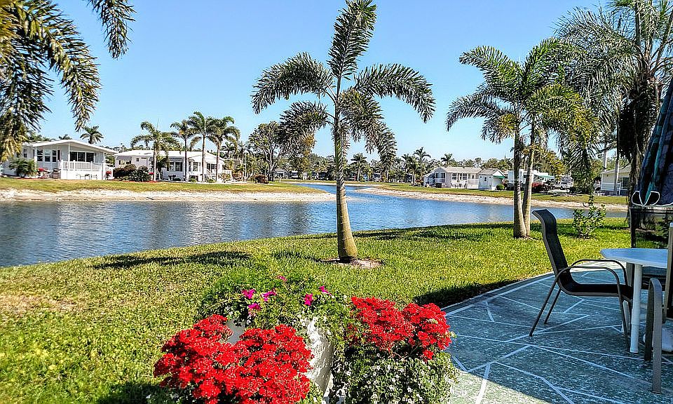 80 ft of water frontage