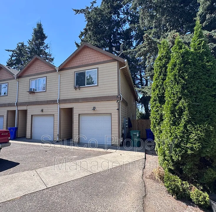 1109 NE 106th Ave
