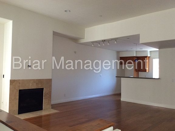 5th image of 12216 Moorpark St Unit 02