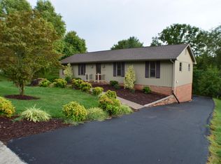 6744 Stonington Rd, Roanoke, VA 24019