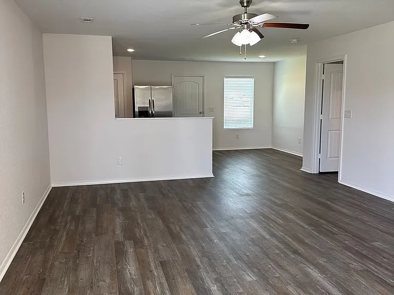 25 Foster Louis Ln — Photo 4