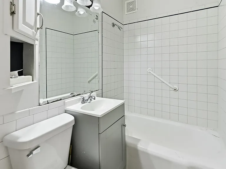 5227 Rees St — Photo 16