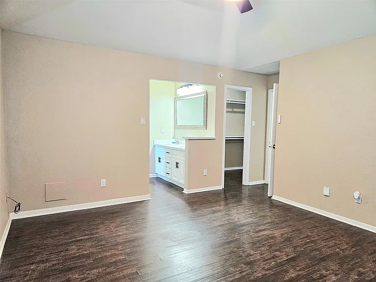 4231 Southchase Ln — Photo 16
