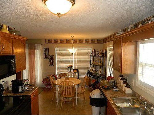 5th image of 3140 Hawthorn Dr