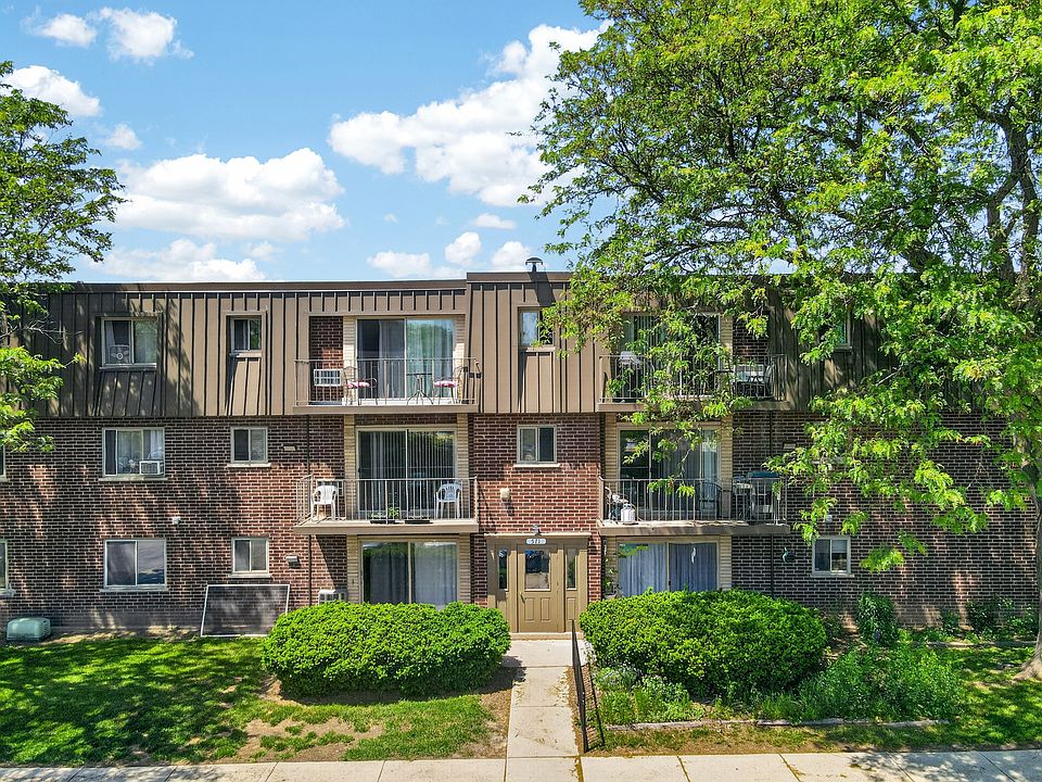 1st image of 571 Fairway View Dr APT 3K