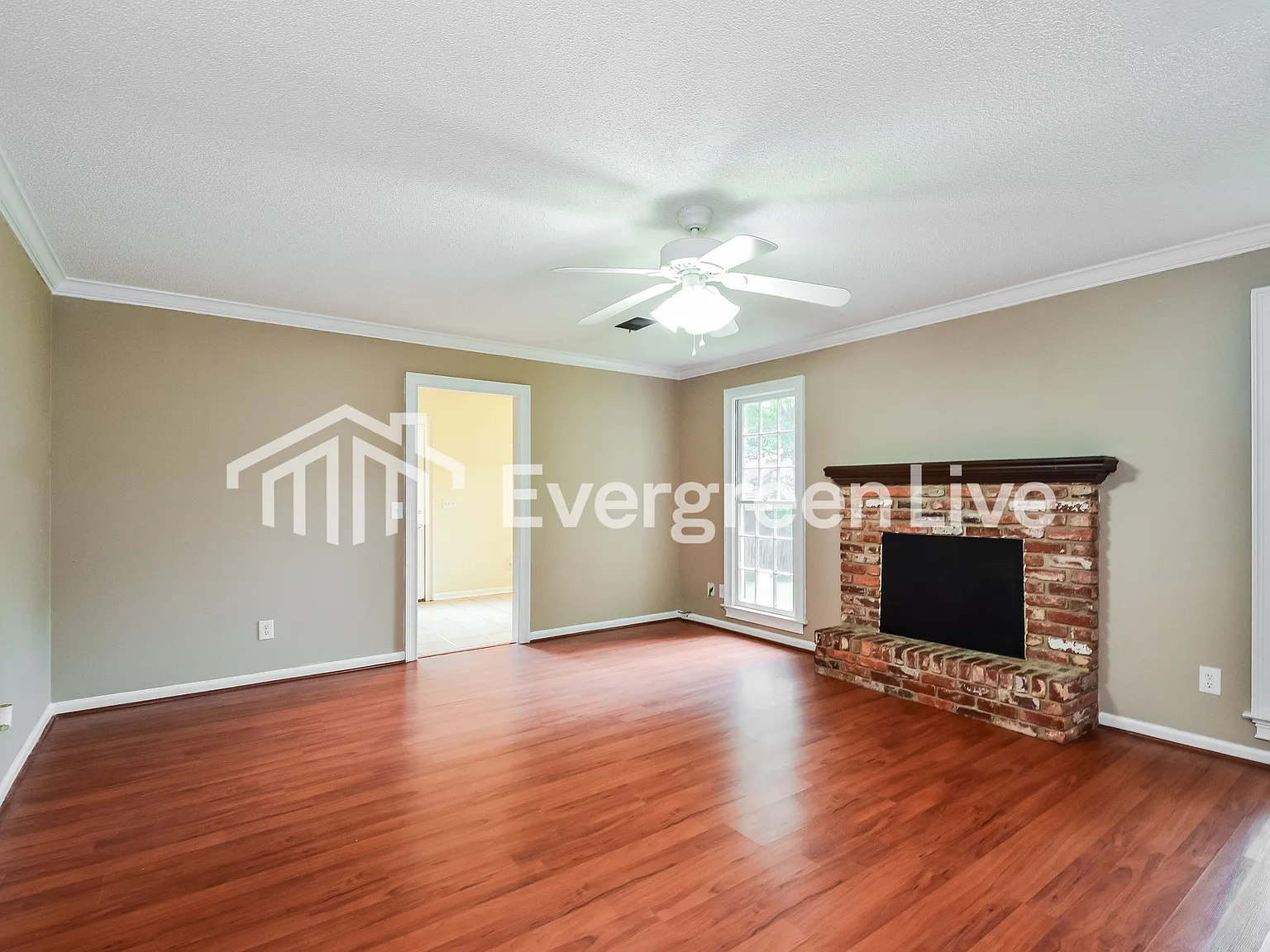 4 bed, 2.0 bath, 1737 sqft, $1,645 — Photo 3