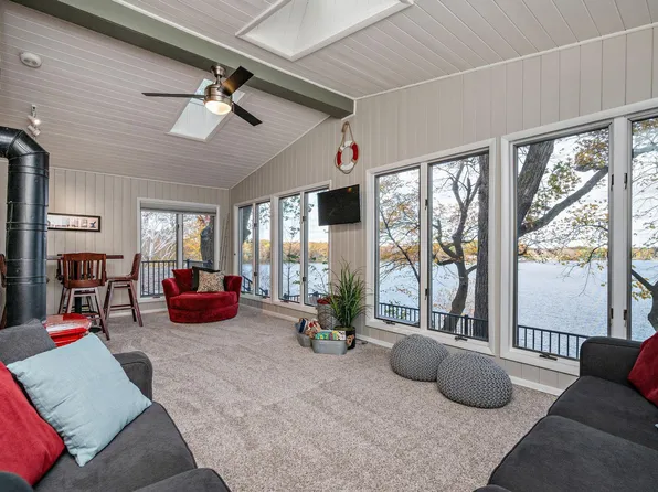 778 101st St NW, Monticello, MN 55362