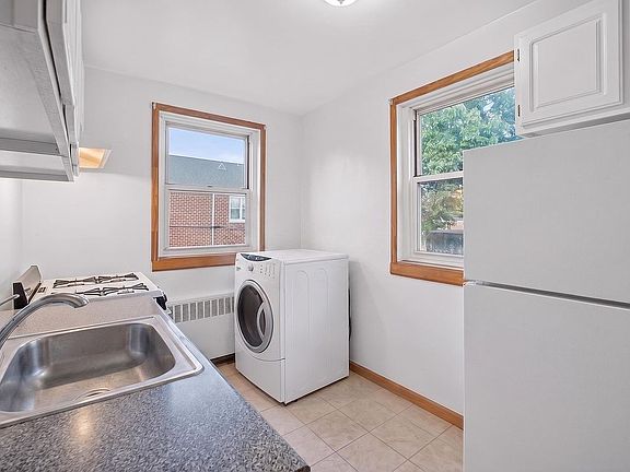 5th image of 131-57 234th St #2