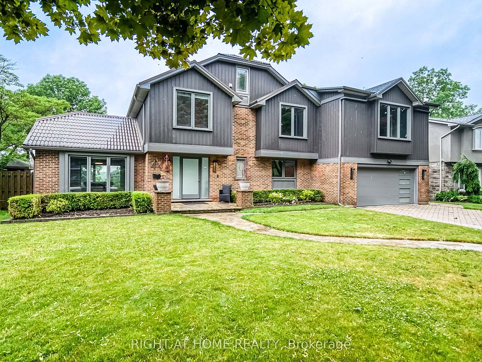 1st image of 44 Royal Henley Blvd