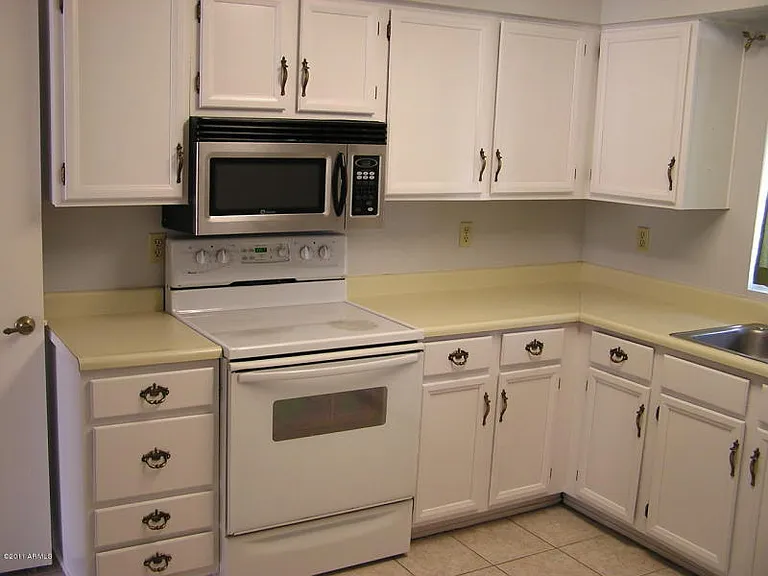 2146 W Utopia Rd — Photo 5