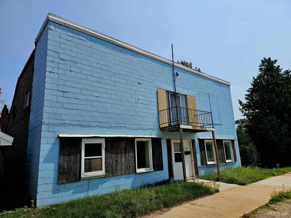 928 Stephenson Ave, Escanaba, MI 49829