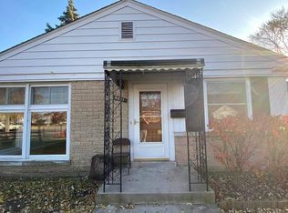 6001 Forest Dr, Morton Grove, IL