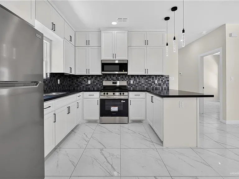 1215 S Woodland Dr #1 — Photo 6