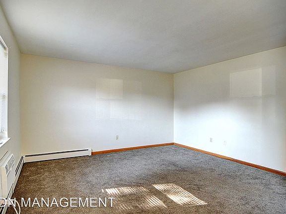 4th image of 705 Mertland Ave