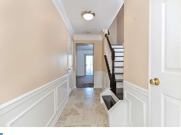 2nd image of 38 W Sarazen Dr