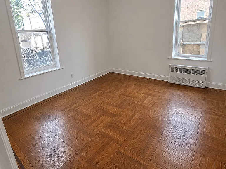 1431 E 2nd St #1A — Photo 8