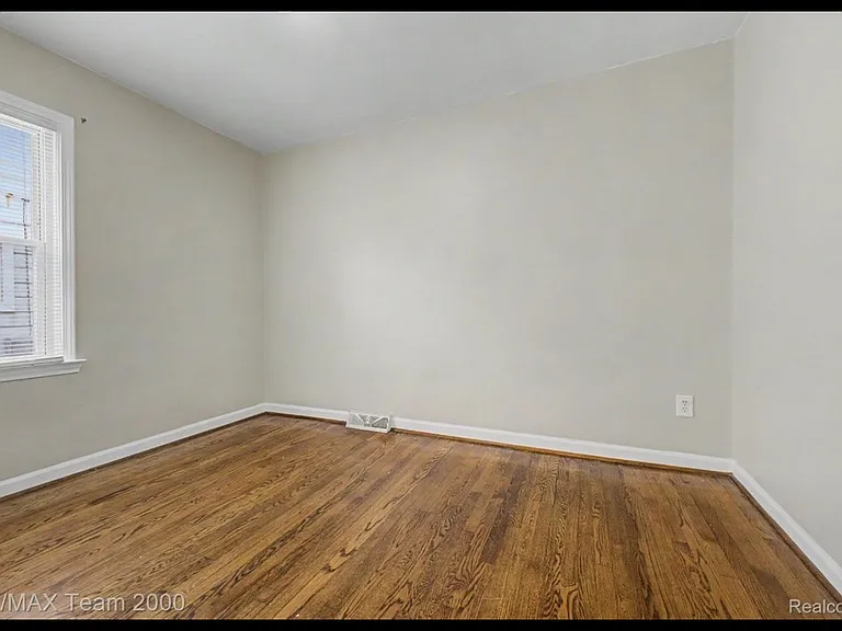 5635 Westpoint St — Photo 21