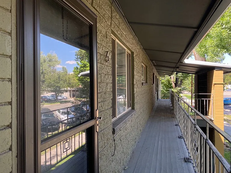 125 E Mrytle Flats — Photo 33