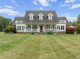 5700 Jankow Rd, Algonac, MI 48001