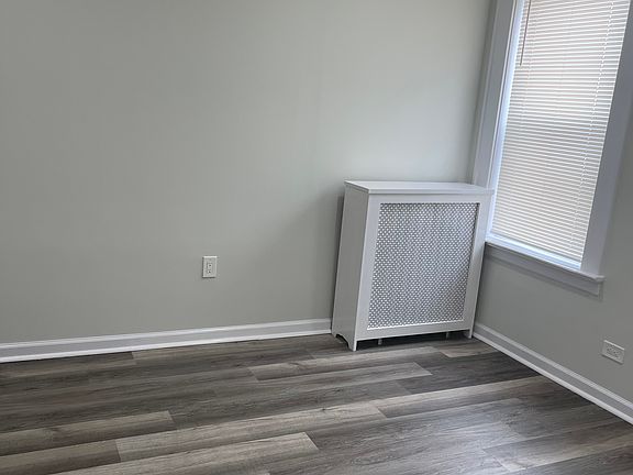 3rd image of 5-7 Royalton Pl APT 42