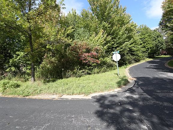 4th image of 1700 Tall Oaks Dr