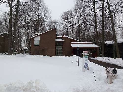 1st image of 3226 Amberley Ln